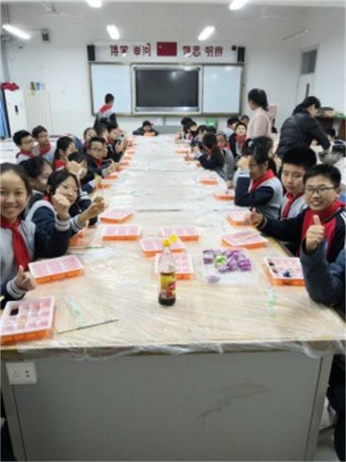 迎冬至 暖人心 山大附中凤凰路学校举行冬至包水饺活动